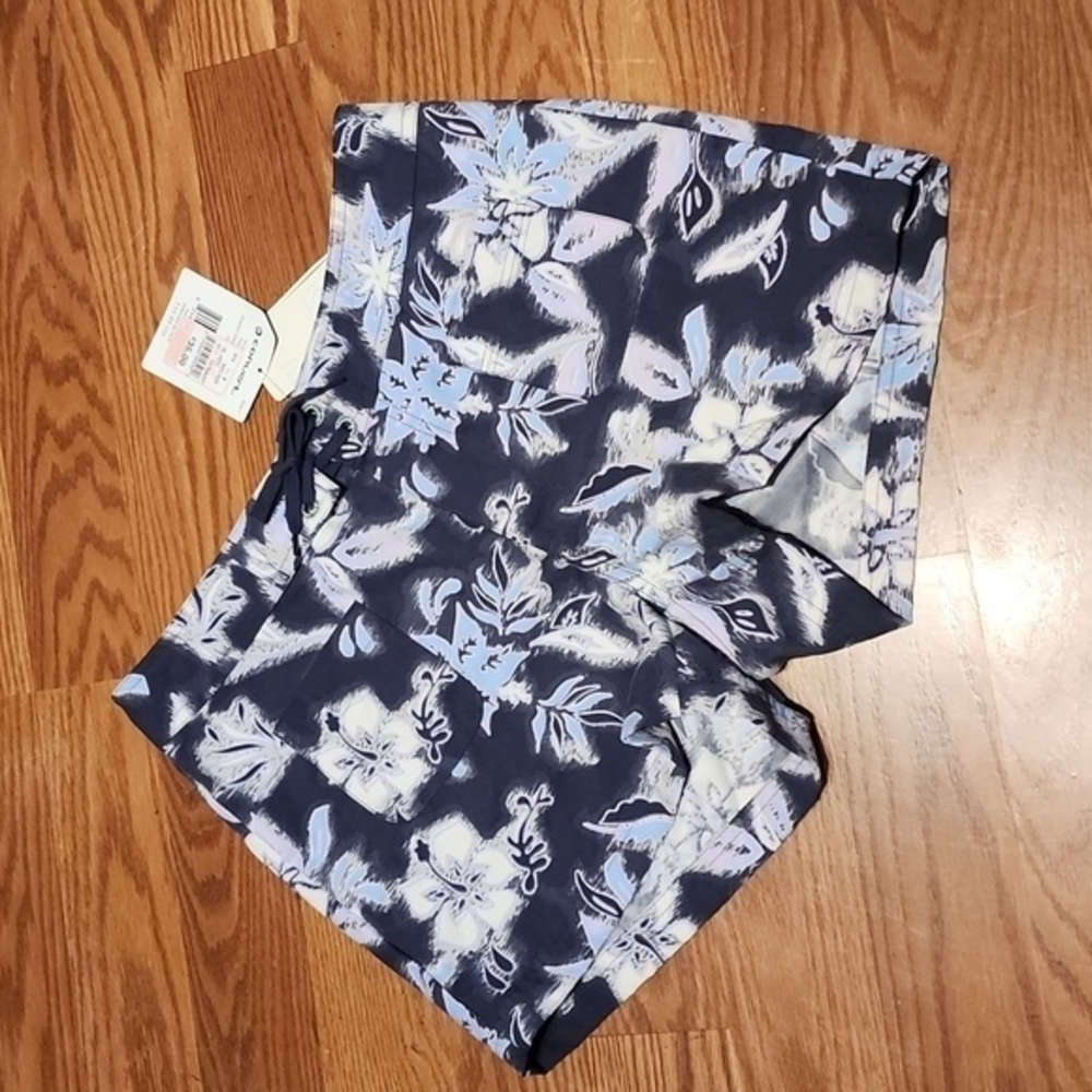 Columbia convert size 8 NWT